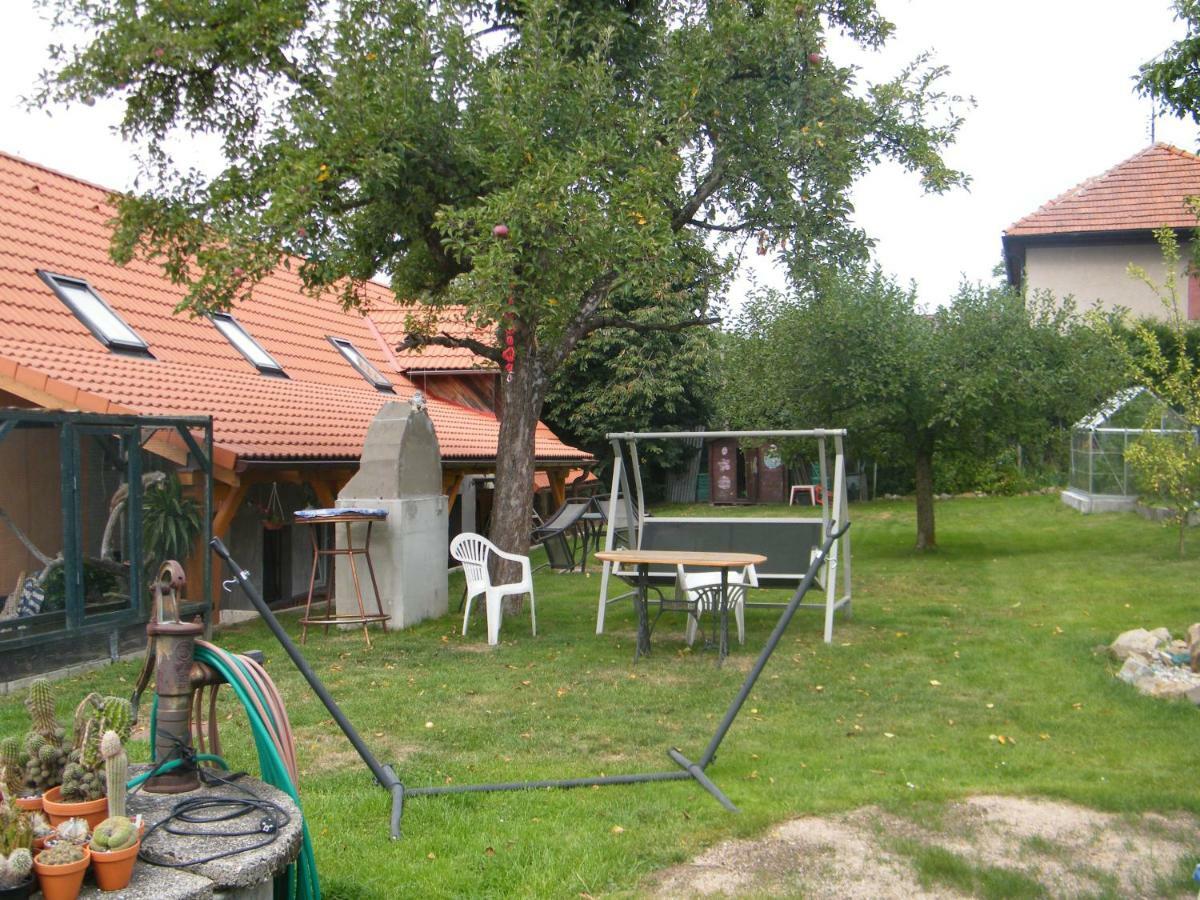 Ferienwohnung U Slunce Ostredek Exterior foto